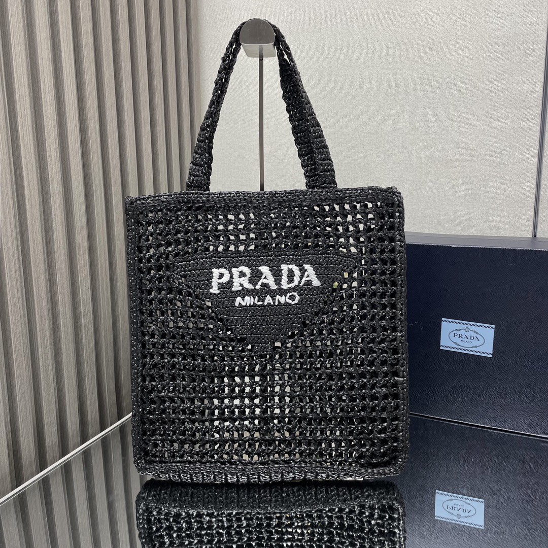 【PRADA 普拉達】Raffia 編織托特包｜黑色 × 白Logo × 手工鏤空度假包